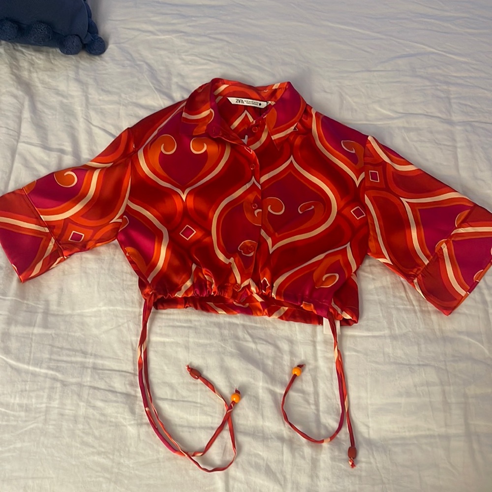 Brand new Zara silk button down cropped shirt
